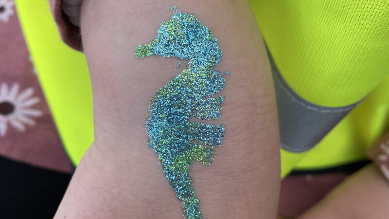 Glitzertattoo Seepferdchen